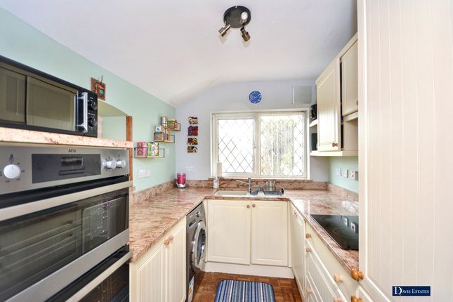 68 Kenilworth Gardens, Hornchurch photo 3