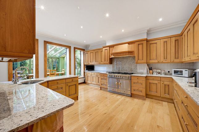 107, Greencroft Gardens, London photo 4