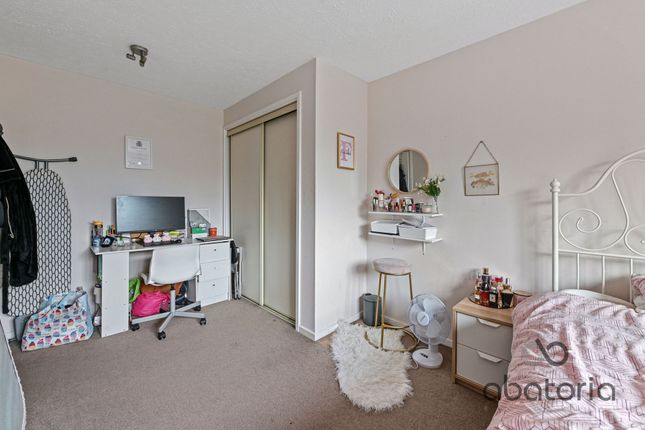 Flat for sale in 146 Wapping High Street, London