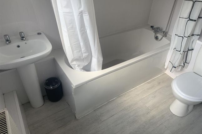 2-bed house on 19, Cambridge Street, Walsall, £875/mo