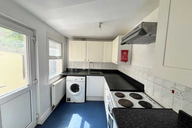 13 Caledonian Road, Brighton photo 4