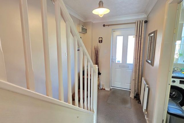 36, Christopher Close, Peterborough photo 4