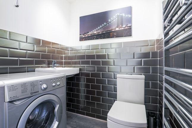 7, Banfield Road, London photo 4