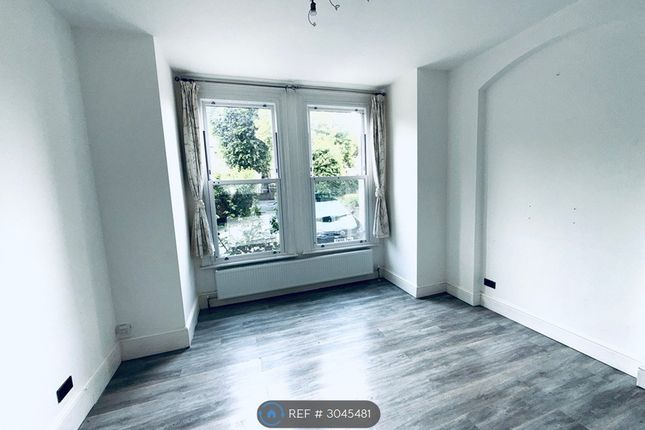 Flat   Madeley Road, Ealing, London photo 4