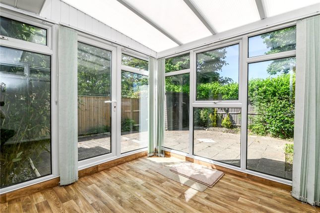 2, Yerville Gardens, Lymington photo 4