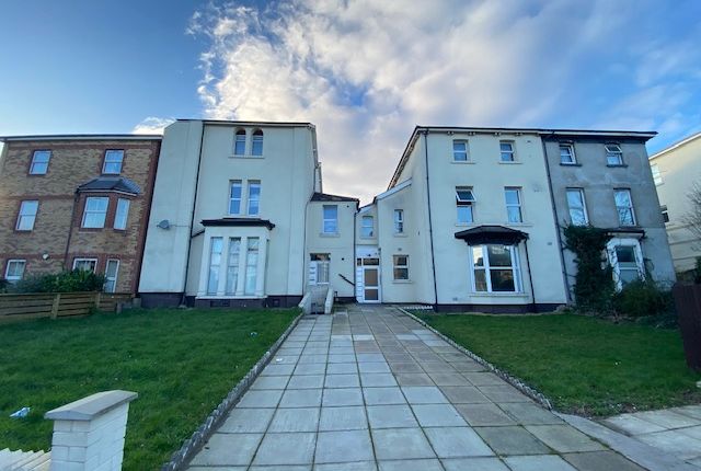 Thumbnail Flat to rent in Newport Road, Roath, Cardiff