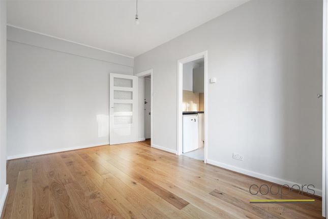 Living Room 4