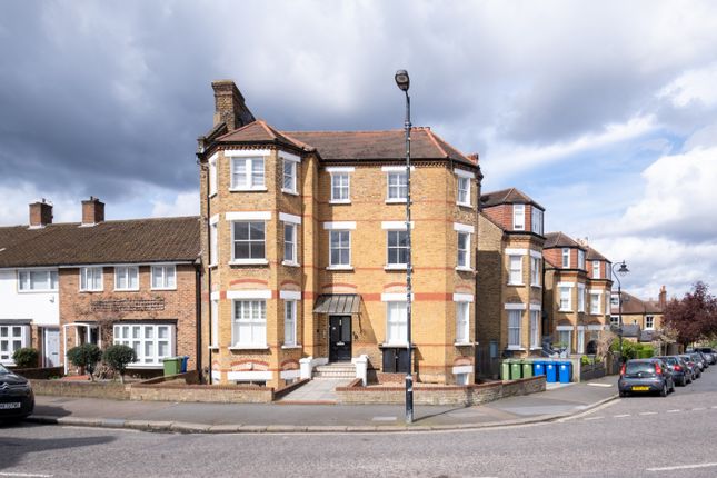 Thumbnail Flat for sale in Park Hall Road, London