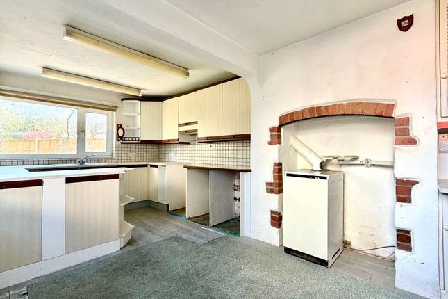 10, Furnham Road, Chard photo 4