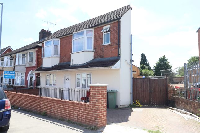 Detached house for sale in Selbourne Road, Luton
