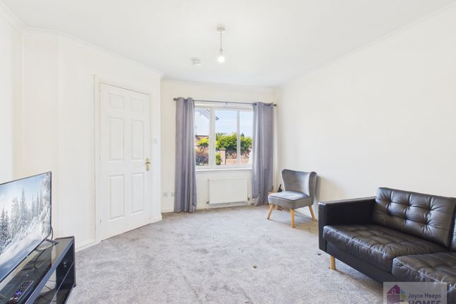 20, Hunters Crescent, Calderwood, East Kilbride photo 2