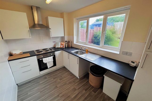 16, Woburn Drive, Brierley Hill photo 4