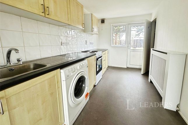 20, Primrose Field, Harlow photo 3