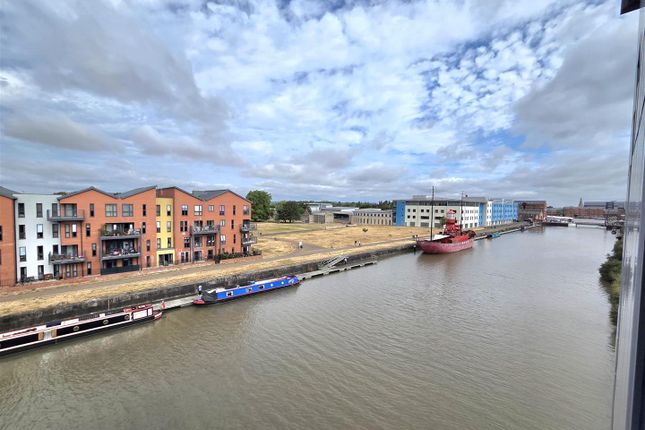 328, Provender, St. Ann Way, Gloucester Docks photo 3