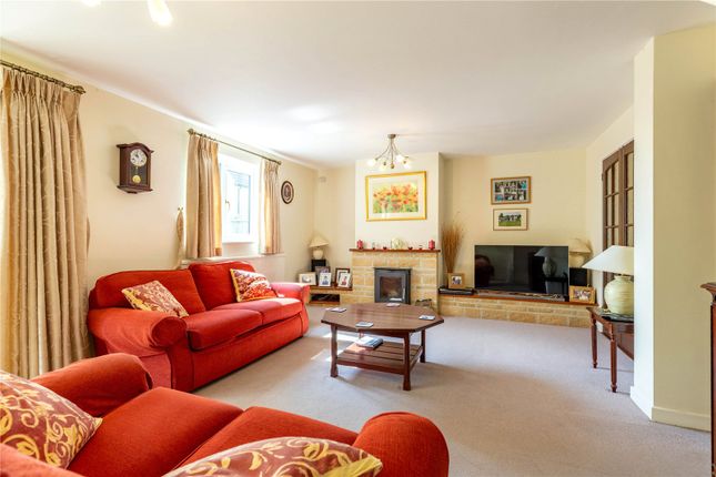 32, Rose Way, Gloucestershire photo 2
