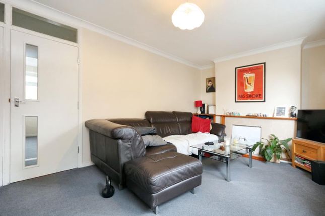 Flat to rent in South Terrace, Surbiton