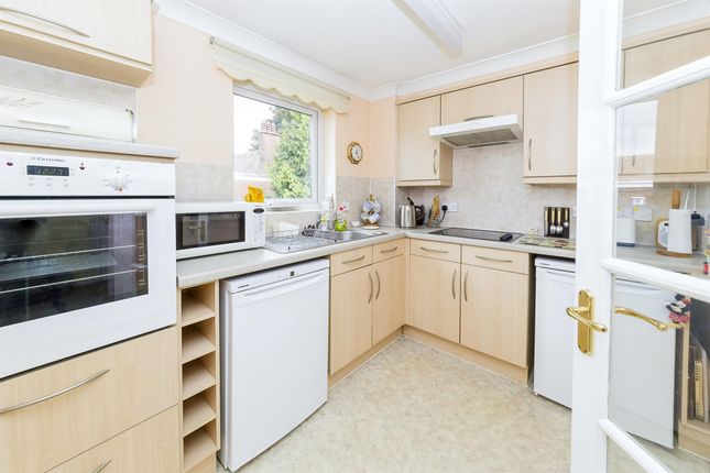 Flat 42, Linters Court, 101, London Road, Redhill photo 4