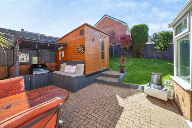 4, Halstead Close, Mansfield photo 2