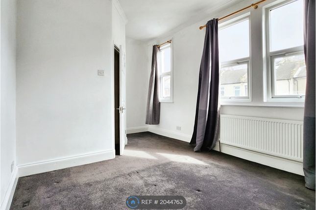 Thumbnail Flat to rent in Sladedale Road, London