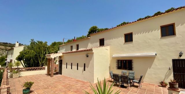 Country house for sale in Molinillo, Yunquera, Málaga, Andalusia, Spain
