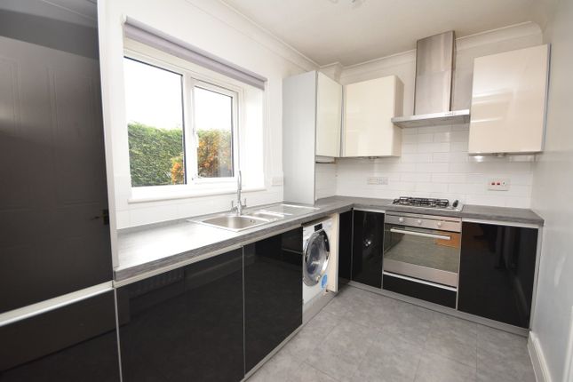 Flat 2 Millgate Court,, Guildford Road, Surrey photo 2