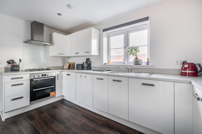 23, Worrall Drive, Rochester photo 3