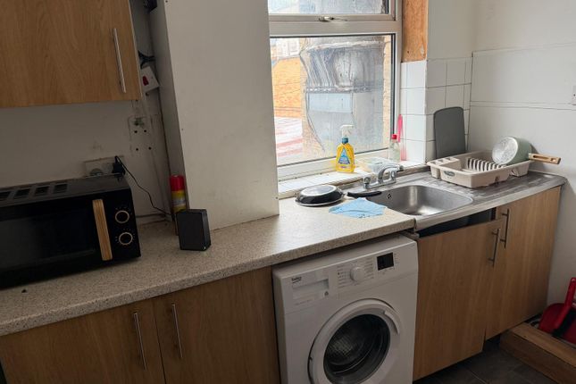 86, High Road, Leyton photo 2