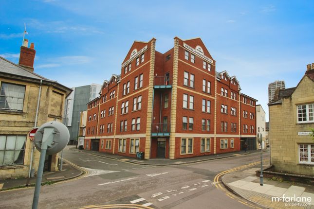 Thumbnail Flat to rent in Harding Street, Town Centre, Swindon