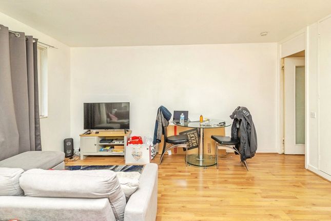 649B,, Silbury Boulevard, Buckinghamshire photo 2
