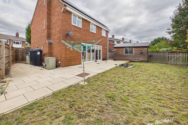 2a Linnet Drive, Aylesbury photo 3