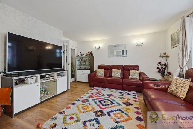 317, Sheepcot Lane, Watford photo 4