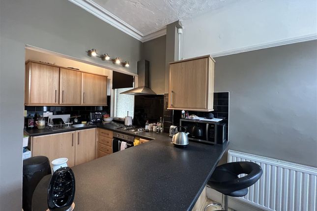 16, Esmond Street, Bradford photo 5