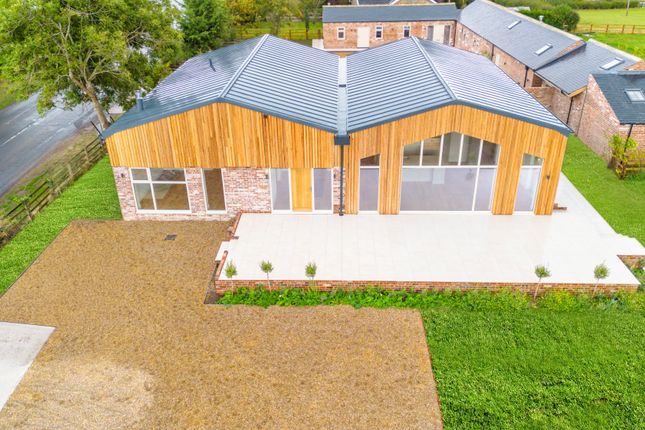 Hawthronebarn8Dp