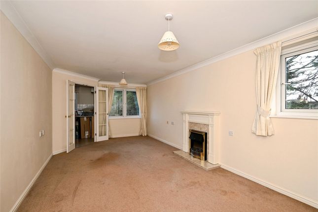 24, Appletree Court, Rainham photo 2