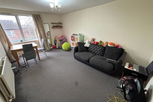 52, Dalford Court, Telford photo 3