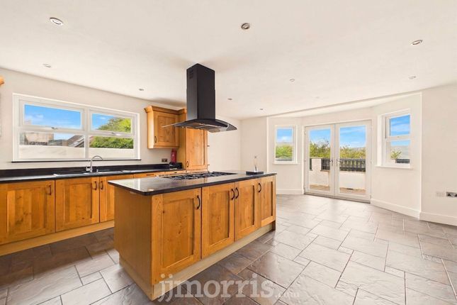 Springhill Jacksons Way, Goodwick photo 3