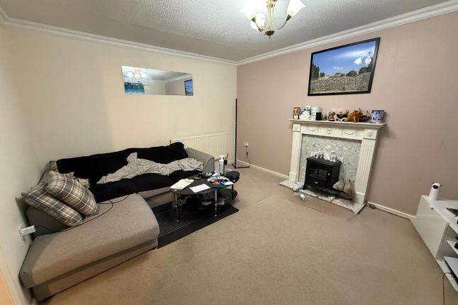 67, Castleton Road, Swindon photo 4
