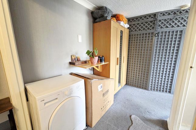 13, Tiptree Drive, ENFIELD photo 4