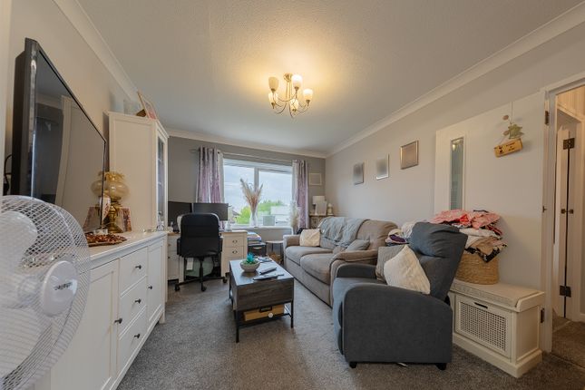 39 Homenene House, Bushfield, Peterborough photo 3