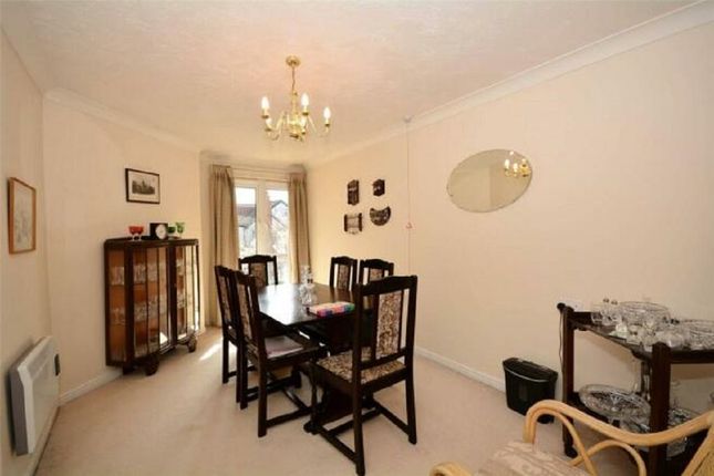 18, St. Edmunds Court, Leeds photo 3