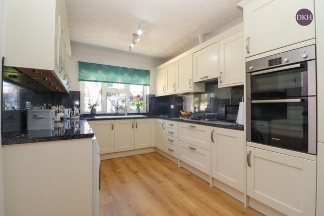 13, Gade Avenue, Hertfordshire photo 2