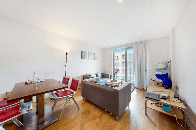 Thumbnail Flat to rent in Aqua Vista Square, London