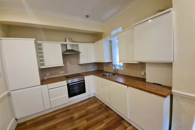 Basement Flat, 26, Hanger Lane, London photo 4