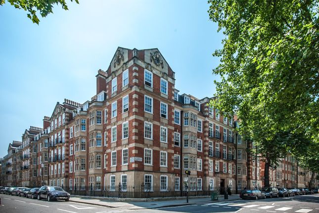 Flat to rent in Coleherne Court, Old Brompton Road, London