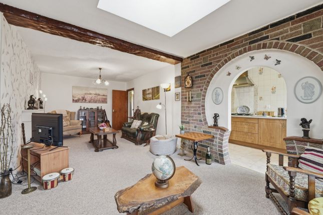 13, Denton Drive, Nottingham photo 4