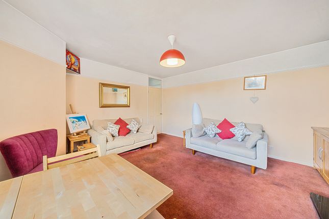 First Floor, 66, Hatfeild Mead, Morden photo 3