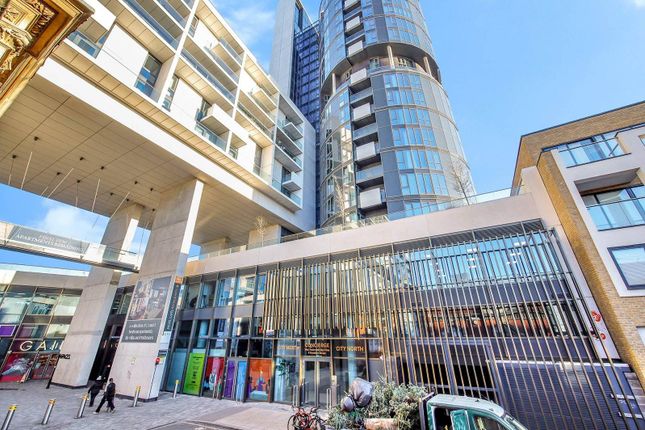 Maisonette for sale in City North West Tower, Finsbury Park, London