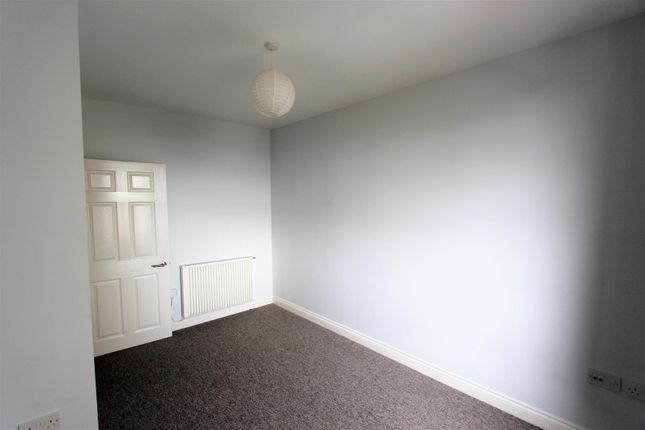 Flat to rent in New Road Avenue, Chatham