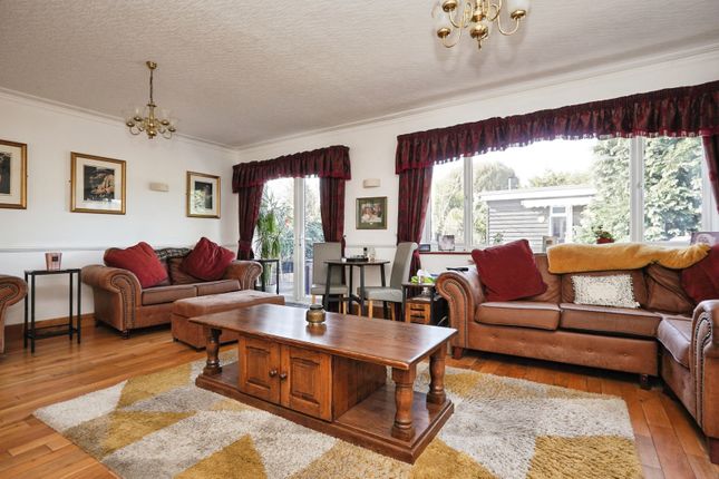 24, Cherry Garden Avenue, Kent photo 3
