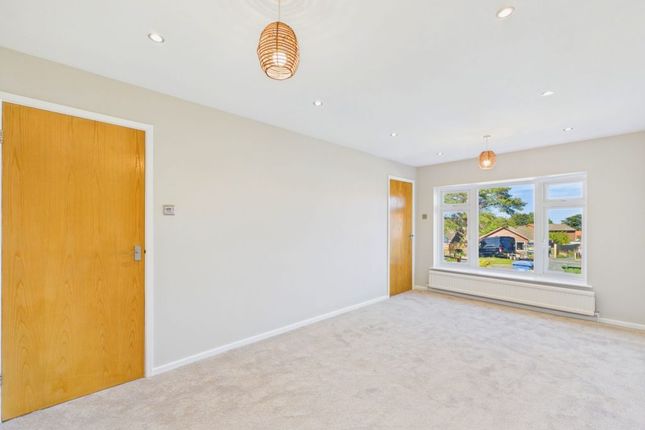 30, Bracken Close, Whitby photo 2